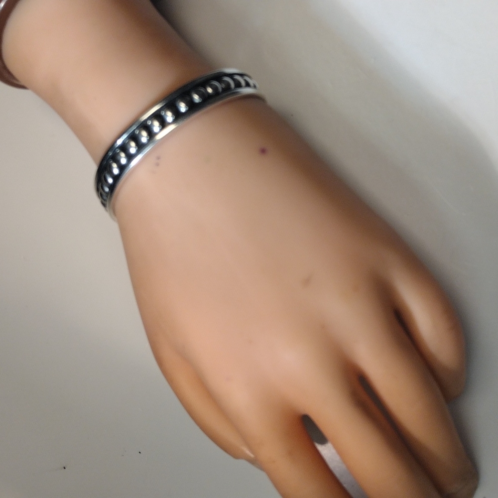 James Avery Beaded Loop Bracelet